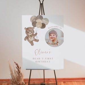 Beary Erster Geburtstag Willkommensschild, Junge Mädchen 1st Bday Minimalistischer Ballon Boho Eingangsbanner Teddybär Foto Poster Bearbeitbare Canva Vorlage