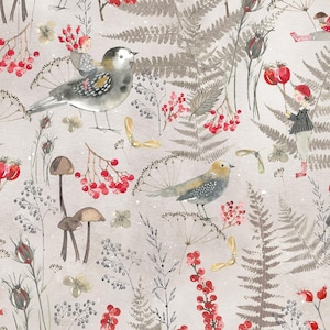 Könnte beinhalten: Ein sich wiederholendes Muster auf hellgrauem Hintergrund mit Illustrationen von kleinen Vögeln, roten Beeren, braunen Pilzen und Farnblättern. Winzige Figuren mit roten Mützen sind über das gesamte botanische und tierische Design verteilt.