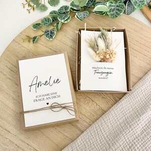 Geschenkschachtel Trauzeugin Frage Geschenkidee mit Name Willst du meine Trauzeugin werden Hochzeit JGA personalisiert Trockeblumen Box