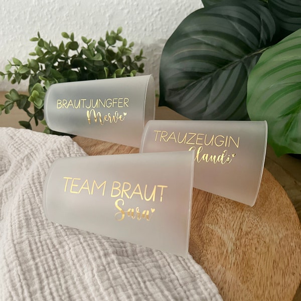 JGA Becher personalisiert Team Braut Partybecher Junggesellinnenabschied Trinkbecher Namen Bride to be glücklich schenken