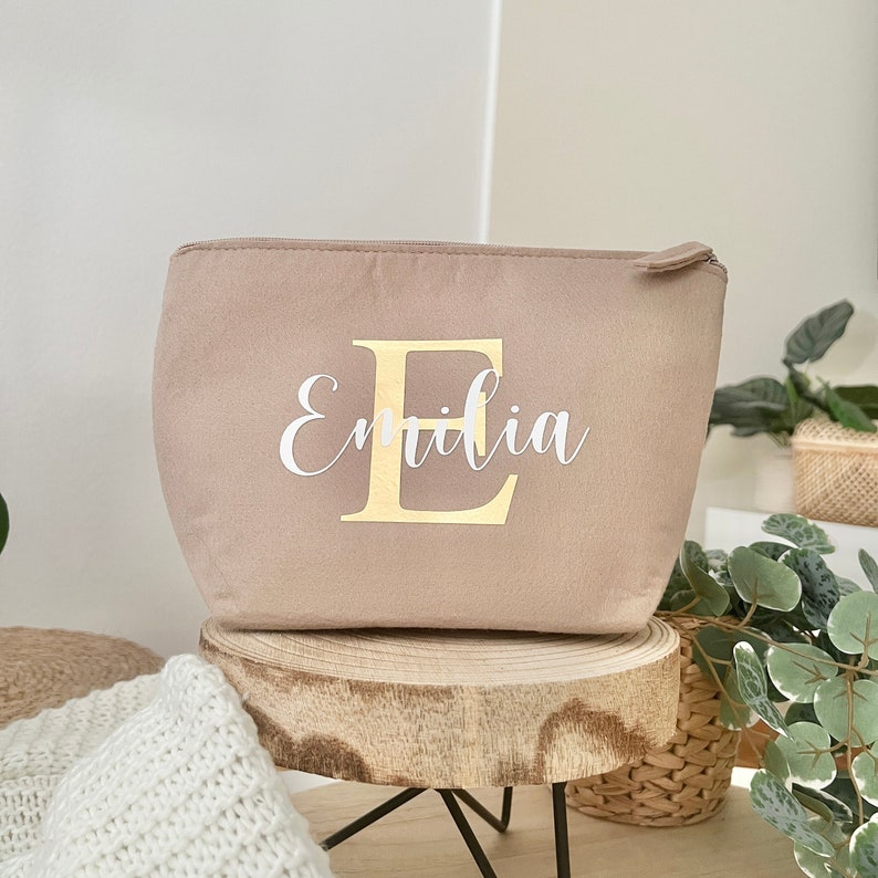 Kosmetiktasche personalisiert Name Beige Filz individuelles Geschenk Frauen Geschenkidee Geburtstag Kulturbeutel für Damen Bild 1