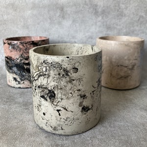 Hydro Dipped Concrete Plant Pot: Modern Desk Organizer