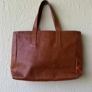 Vintage Furla Leder Henkeltasche | Hergestellt in Italien | Cognac Braun Handtasche | Umhängetasche aus weichem Leder mit türkisfarbenem Futter