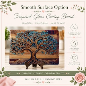 K&ouml;nnte beinhalten: Ein rechteckiges Schneidebrett aus geh&auml;rtetem Glas mit einer detaillierten Baumillustration mit brauner Rinde und blauen Bl&auml;ttern. Der Text lautet Smooth Surface Option, Tempered Glass Cutting Board und Available in 8x11 and 11x15 sizes.