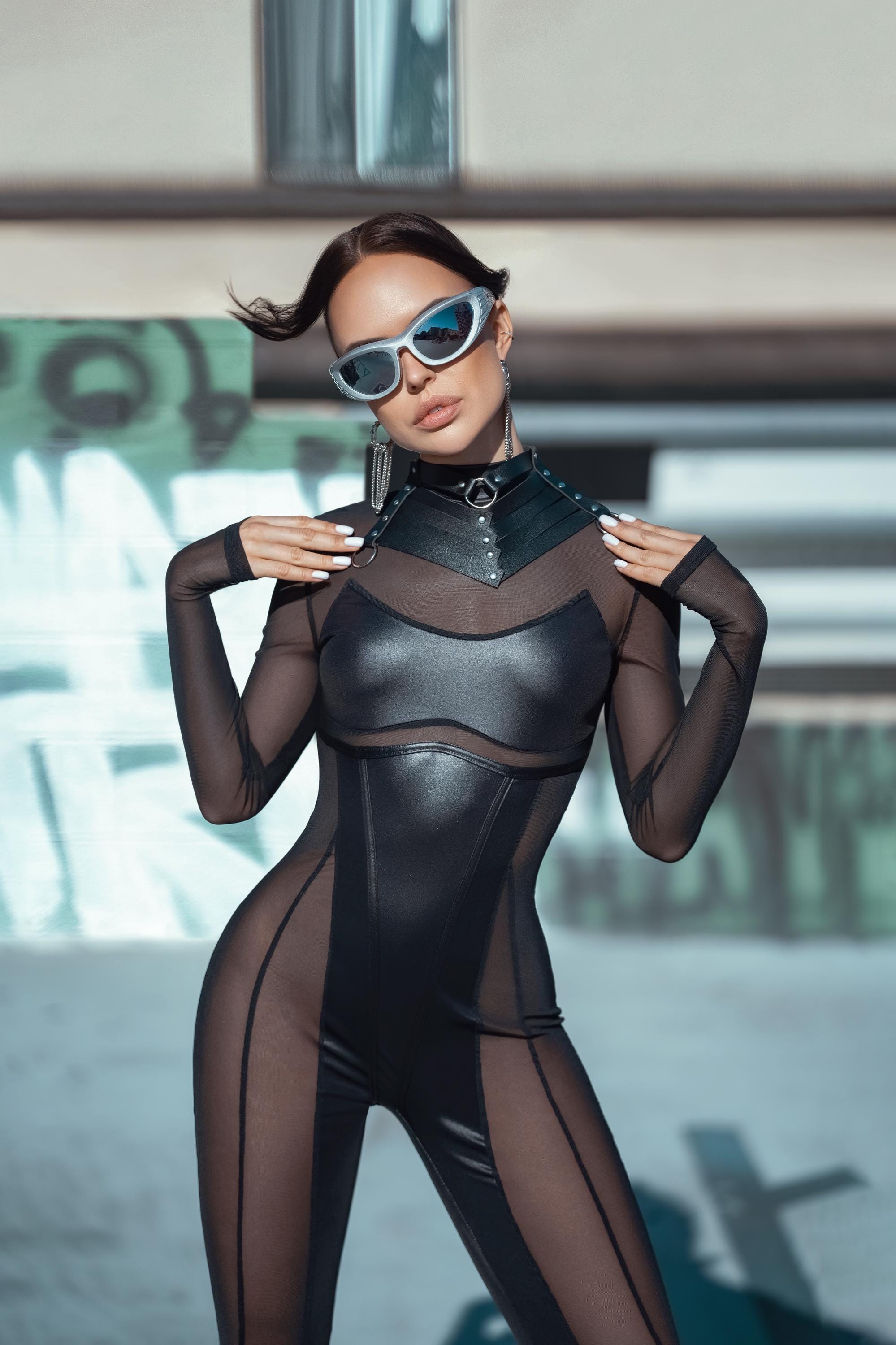 SNOMYRS Vrouwen Uitsparing Bodysuit Zwart Y2k Goth Mouwloos Hollow Out