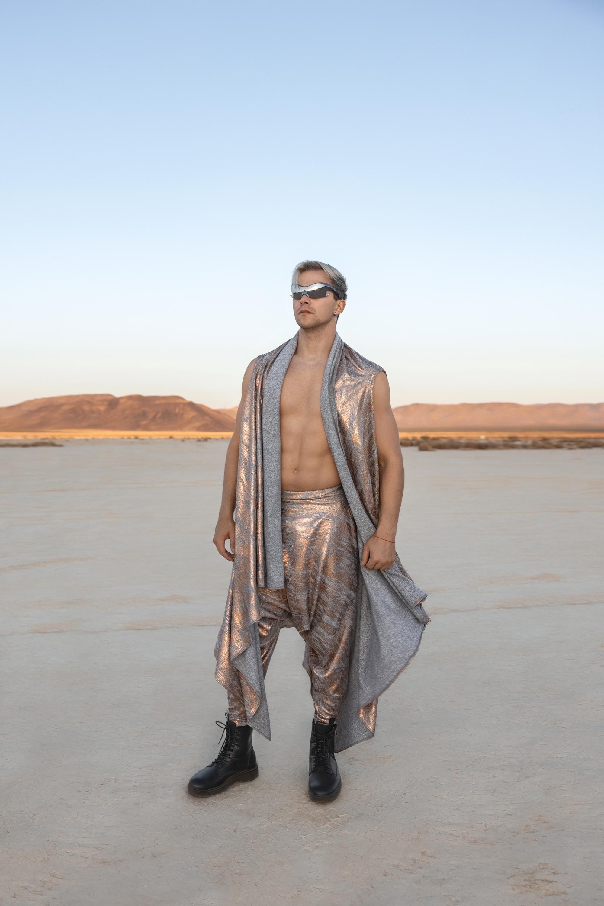 Metallic Men’s Festival Set – Bronze Hooded Robe & Harem Pants | Burning Man Outfit, Futuristic Desert Look, Shiny Cyberpunk Menswear
