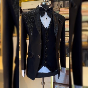 Schwarzer Designer-Anzug, Hochzeits-Tuxedo, 3-teiliges Hochzeitskleid, Anpassbarer Herren-Designer-Smoking, Hochzeitsoutfit für Männer, Designer-Herrenanzug
