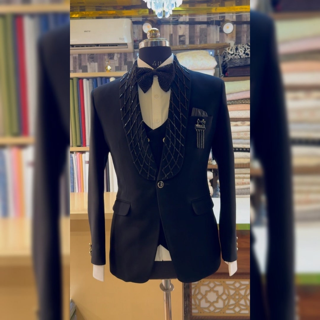 Black Temple Handwork Tissue Embroidered Suit