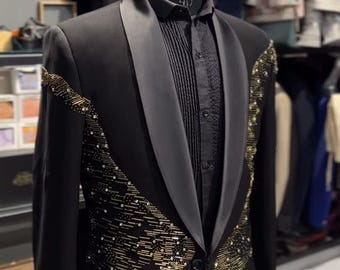 Costume smoking brodé à la main avec perles noires, smoking avec broderies dorées zari, smoking de créateur brodé à la main, costume de mariage indien, taille sur mesure