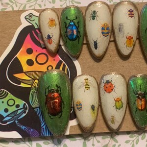 Chromatic Green Bug Press On Nails