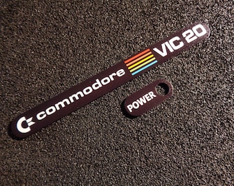 Commodore VIC 20 Label / Aufkleber / Sticker / Badge / Logo 11cm x 1,1cm [460]