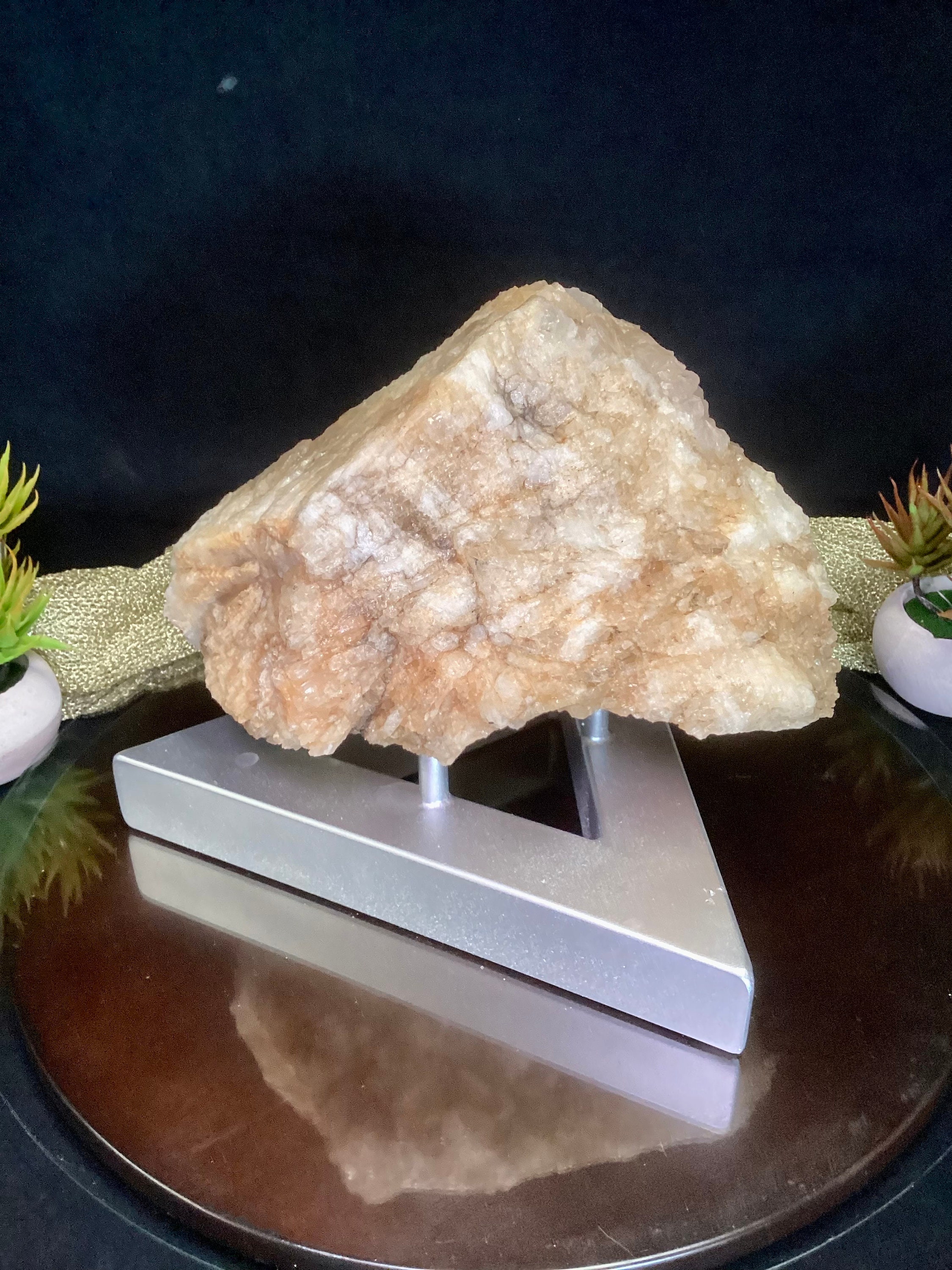 Photo inspiration: Natural Stone Home Decor Accessories Reference: Large White Quartz Crystal 19Lbs Quartz Crystal Rock Quartz Rock