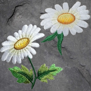 White Daisy Applique Patch Set - Flowers, Leaves, Stem, Bloom (Iron On)