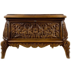 Large square wooden chest with lid walnut &quot;Hünkar M&quot; - Ottoman chest hand-carved - storage chest with key - wedding