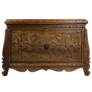 Large Wooden Chest with Lid in Walnut &quot;Sultan I&quot; - Ottoman Chest Hand Carved - Storage Chest with Key - Wedding Gift