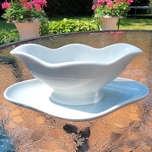 Vintage Pillivuyt Gravy Boat: French White Bone Porcelain with Underplate