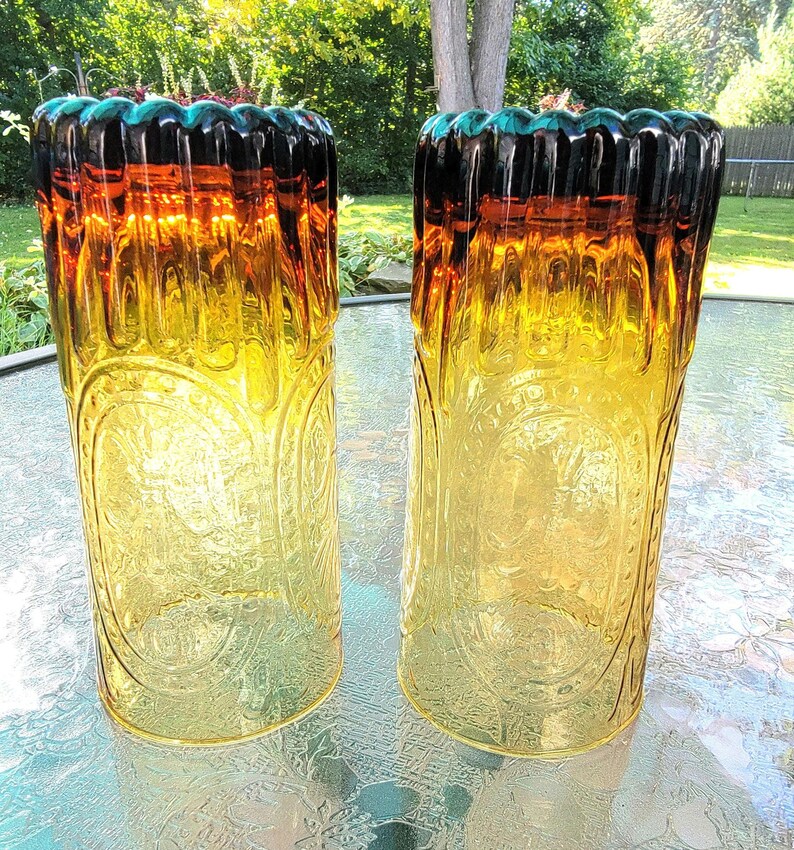 Amber Glass Tumblers: Fleur de Lis Design - Thumbnail 2