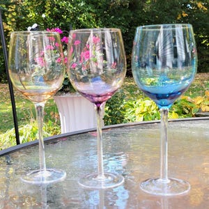 Multicolored Hand Blown Wine Glasses – Set of 3 Handcrafted Stemware in Elegant Pastel Hues – Designer Glassware for Luxe Dining & Gifting
