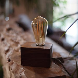 Table lamp