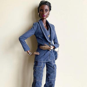 Conjunto de moda de 3 piezas hecho a mano (pantalones cargo de mezclilla con blazer y chaleco a juego) para muñecas de 12” tipo Fashion Royalty, Nu Face y Barbie