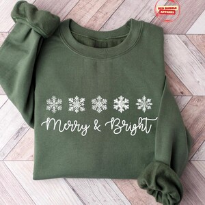 Merry & Bright Christmas Sweatshirt, Christmas Snowflakes Sweatshirt, Womens Christmas Gift, Holiday Sweatshirt, Winter Sweater