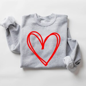 Cute Heart Valentines Sweatshirt, Womens Valentines Sweatshirt, Love Sweatshirt, Teacher Valentines Sweatshirt, Mom Valentines Sweatshirt imagen 3
