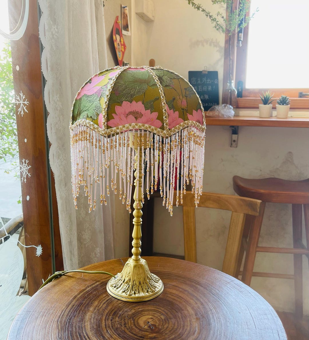 Paralume Vittoriano Rosso Con Perline E Frange – Design Smerlato E Motivo Floreale. Perfetto Per Lampade, Applique E Lampadari, Stile Shabby Chic. Dimensioni: 31x31x23 Cm, Attacco E27.
