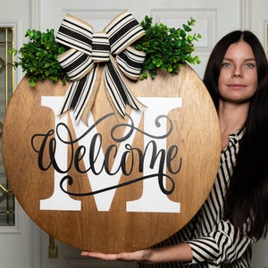 Cabide de decoração para porta de entrada | Sobrenome/Inicial | Bem-vindo | Guirlanda para porta de entrada | Cabide de porta | Guirlanda para porta | Presente de inauguração | Decoração personalizada para casa