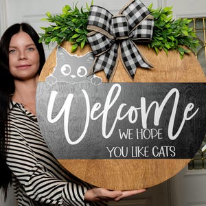 Cat Front Door Hanger | Welcome Door Hanger | Cat Sign | Cat Door Hanger | Front Door Sign | Cat Door Hanger | Custom Round Wreath Cat Gift