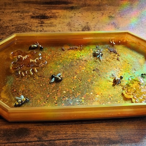 Dice & jewelry Tray honey bees with honey comb mirrors