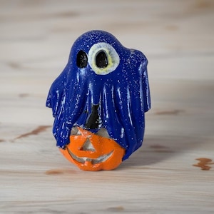 Pumpkin Patch Ghost and pumpkin Figurine: handmade & painted from solid plaster