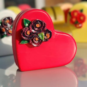 Portafotos con forma de corazón romántico hecho a mano - Organizador de tarjetas de presentación pintado a mano, recuerdo de boda, portanúmeros de mesa, símbolo de amor