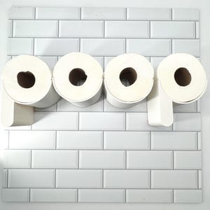 Decoración divertida para la pared del baño: Juego de portarrollos de papel higiénico "POOP" (diseño moderno). Incluye las 4 letras y tornillos de montaje.