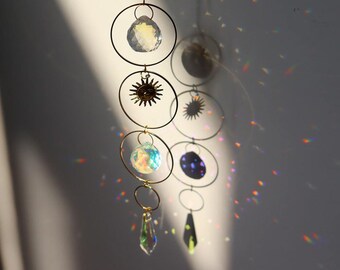 Colgando Crystal Suncatcher, Rainbow Reflecting, Sun God Design, Gold Plated Sun Catcher, Room Makeover, Boho Home Decor, Regalos para ella