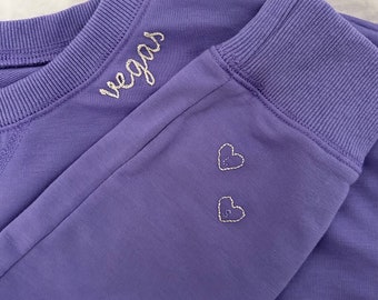 Sweat-shirt ras du cou brodé à la main personnalisé | Cadeau personnalisé | Initiales et noms uniques