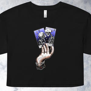 Nuevo diseño / Camiseta corta con tatuaje de tarot "Los amantes" / Tatuaje retro / Diseño de artista del tatuaje / Color AS 4062 / Top corto para mujer