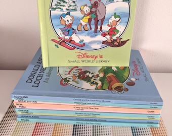 Disney's Small World Library 24冊　ディズニー Disney Small World Library Hardcover Childrens Books - Various