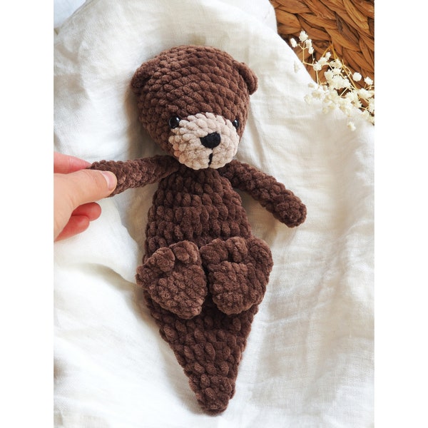 Soft and cuddly Otter/ stuffed Otter made of plush yarn/ Snuggle Otter/ Otter Baby