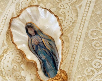 Porte-bijoux en coquillage d'huître représentant la Vierge Marie, porte-chapelet doré, porte-bagues catholique, décoration chrétienne d'inspiration côtière, cadeau de première communion