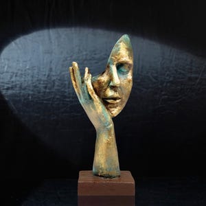 Abstract Thinker Woman Sculpture: Hand-Painted Buffet & Bookshelf Statue Decor