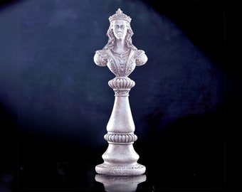 Decorative Queen Chess Piece, Bone Colored Queen Sculpture, Home & Office Bookshelf Vintage Style Decor Gift