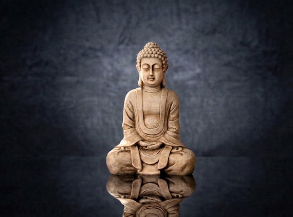 Handcrafted Meditating Buddha Statue: Vintage Zen Garden Sculpture