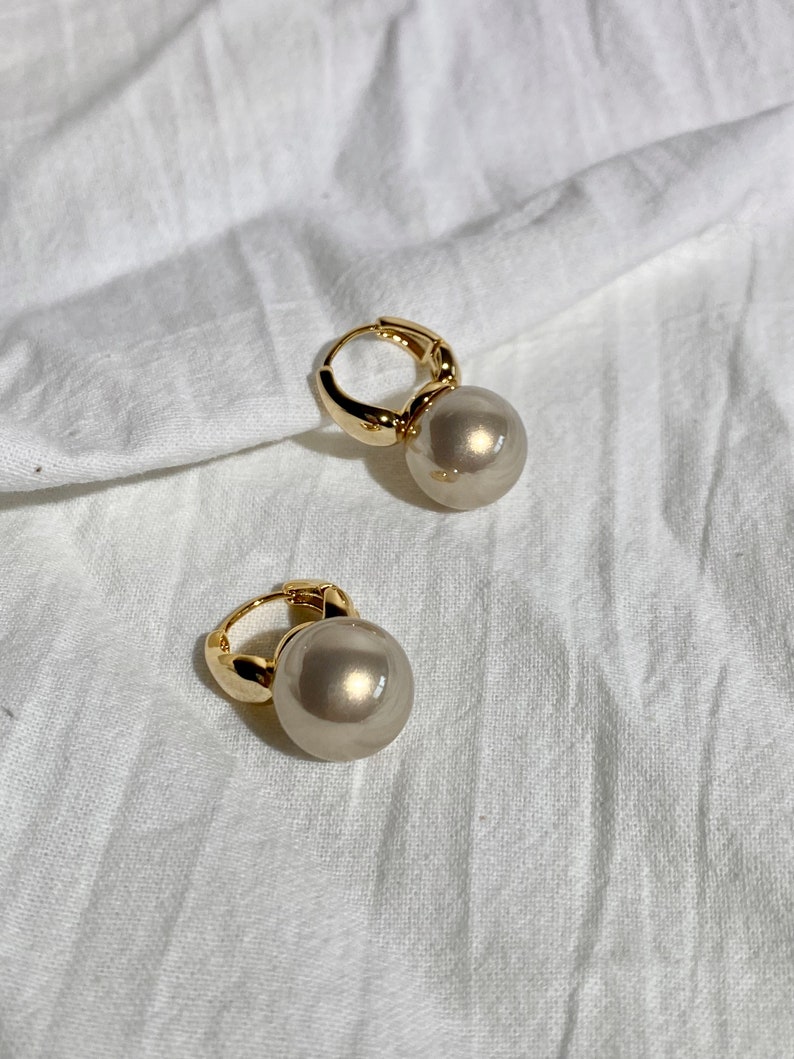 14K Gold Large Freshwater Pearl Huggie Hoop Earrings, Dainty Minimalist Non Tarnish Wedding Bridesmaids Gift for Mom Sterling Silver image 7