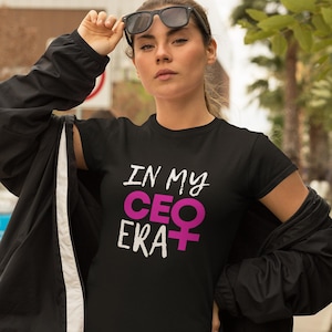 Chefdesigner-T-Shirt für Frauen - Weibliche Empowerment Shirt, feministisches Grafik-T-Shirt, Boss Lady T-Shirt, Girl Power Top, Führung inspirierendes Geschenk