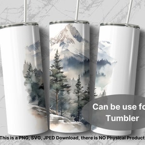 Puede incluir: Ilustraci&oacute;n de acuarela de una cordillera con un pico nevado, rodeada de &aacute;rboles y niebla. La imagen es adecuada para usar en un vaso.