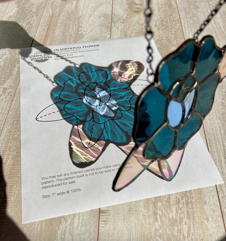 Traditional Flower Stained Glass Pattern Stained Glass Patterns Flower