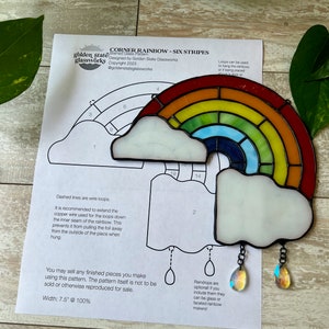 Regenboog gebrandschilderd glas patroon • Gebrandschilderd glas patronen • Gebrandschilderd glas hoek • Gebrandschilderd glas Suncatcher • PDF • Cricut gebrandschilderd glas