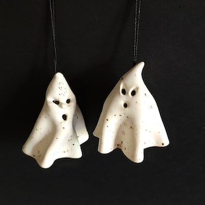 Halloween white ghost ornament, halloween scene party decoration, funny white ghost home decor, hanging ghost, kids room wall hangers decor