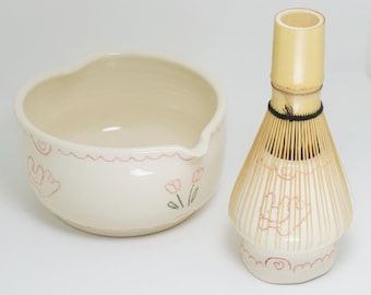 Tulipanes y tú / Juego de té artesanal con cuenco para matcha y soporte para batidor