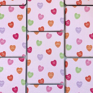 Estuche para Kindle "Book Trope Conversation Hearts": regalo para el lector imagen 3